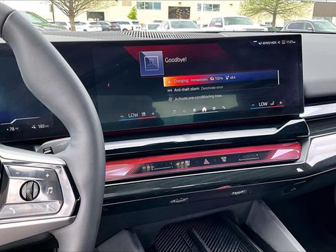 Used 2025 BMW i5 eDrive40i RWD image 5