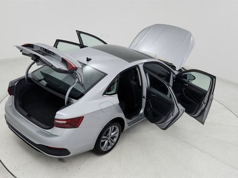 Used 2024 Volkswagen Jetta SE FWD image 23
