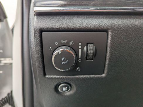 Used 2016 Jeep Grand Cherokee Overland AWD/4WD image 17