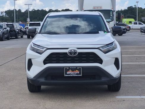 Used 2025 Toyota RAV4 LE FWD image 9