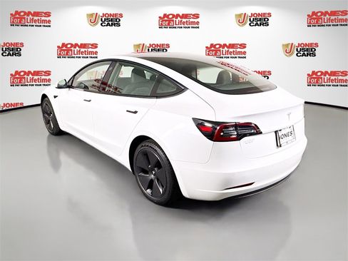 Used 2021 Tesla Model 3 Standard Range Plus image 2
