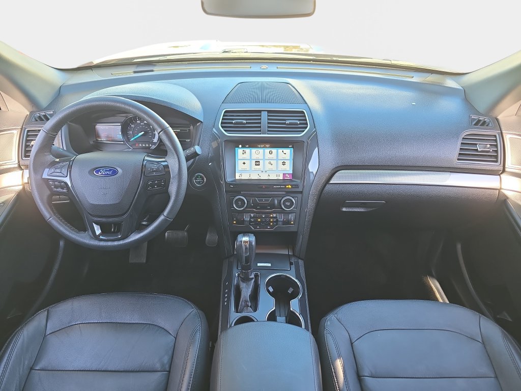 Used 2018 Ford Explorer XLT w/ Equipment Group 202A FWD image 10