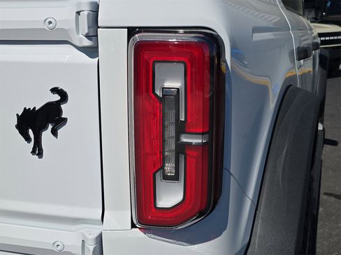 New 2025 Ford Bronco Outer Banks w/ Black Appearance Package image 6