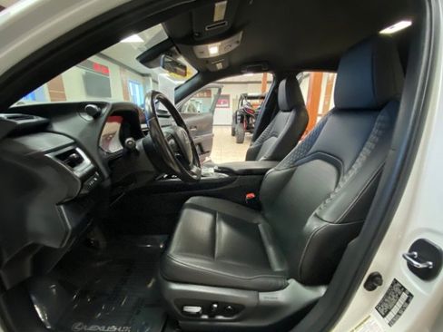 Used 2021 Lexus UX 200 w/ Accessory Package (Z1) image 18