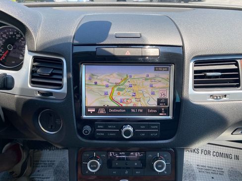 Used 2014 Volkswagen Touareg VR6 AWD/4WD image 15