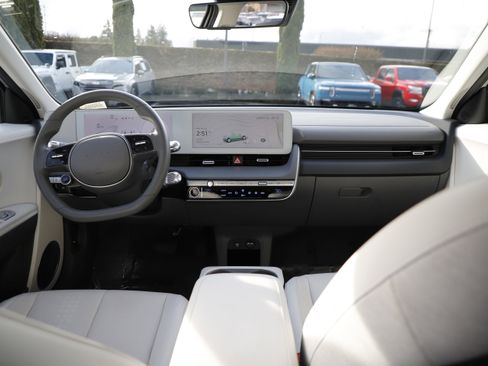 Used 2023 Hyundai Ioniq 5 SEL image 14