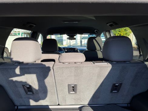 Used 2025 Chevrolet Equinox LT image 16