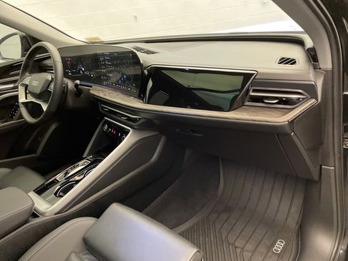 Used 2025 Audi Q5 Premium Plus image 26