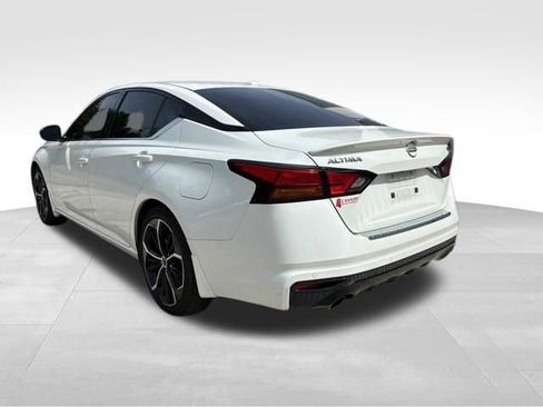 Used 2023 Nissan Altima 2.5 SR w/ SR Premium Package FWD image 2