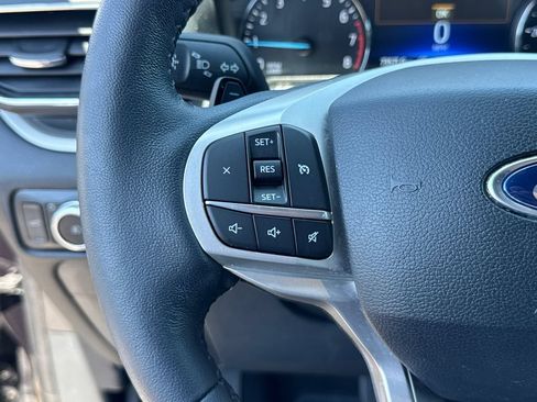 Used 2021 Ford Explorer XLT w/ Equipment Group 202A AWD/4WD image 27