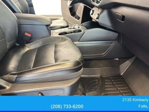 Used 2020 Ford Escape Titanium AWD/4WD image 39