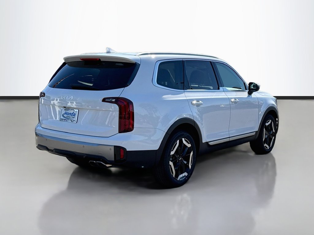 Used 2025 Kia Telluride S FWD image 7