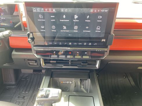 Used 2026 GMC Hummer EV 4x4 Crew Cab w/ Carbon Fiber Edition Package image 24