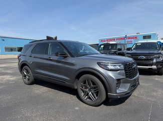 Used 2025 Ford Explorer ST-Line w/ ST-Line Street Pack video 1
