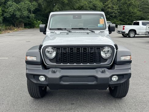 Used 2024 Jeep Wrangler Unlimited Sport AWD/4WD image 2