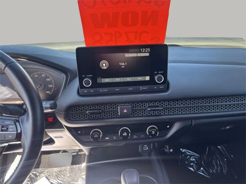 Used 2025 Honda HR-V Sport image 19