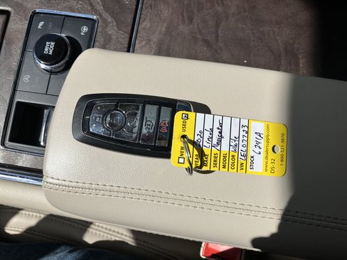 Used 2020 Lincoln Navigator Reserve w/ Luxury Package image 19