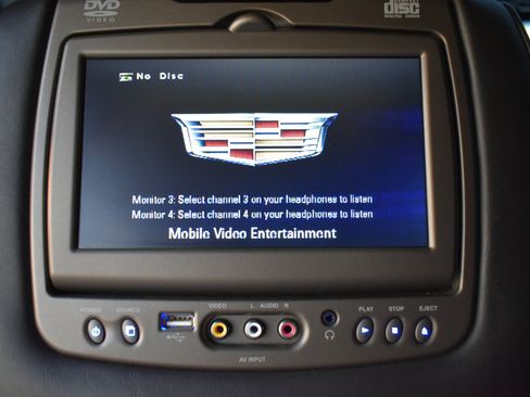 Used 2018 Cadillac Escalade Platinum image 44