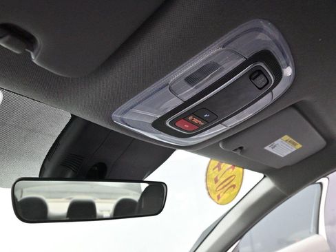 Used 2024 Hyundai Elantra SEL FWD image 25