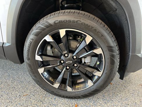 New 2026 Chevrolet Equinox RS w/ Convenience Package III FWD image 34