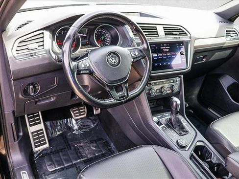 Used 2020 Volkswagen Tiguan SE R-Line AWD/4WD image 9