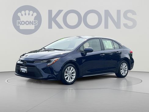 Used 2024 Toyota Corolla LE FWD image 1