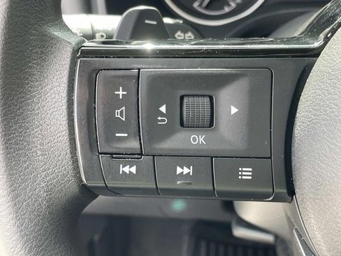 Used 2022 Nissan Rogue SV image 20