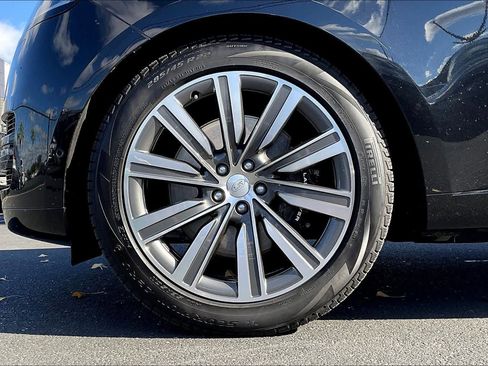 Used 2023 Land Rover Range Rover Long Wheelbase SE image 12