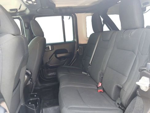 Used 2019 Jeep Wrangler Unlimited Sport S AWD/4WD image 13