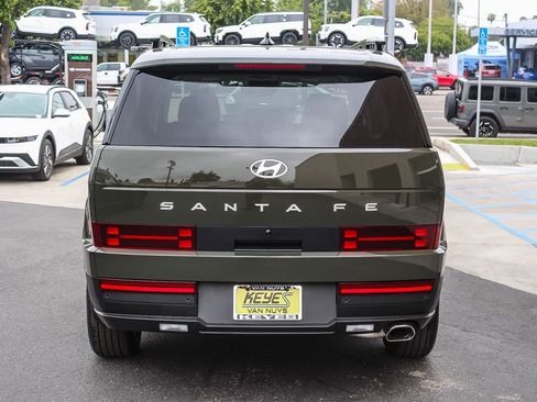 Used 2025 Hyundai Santa Fe SEL FWD image 5