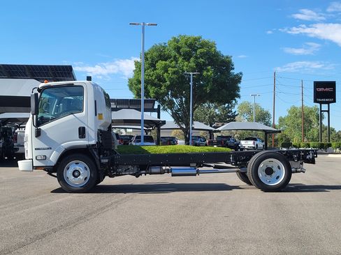 New 2026 Isuzu NPR RWD image 4