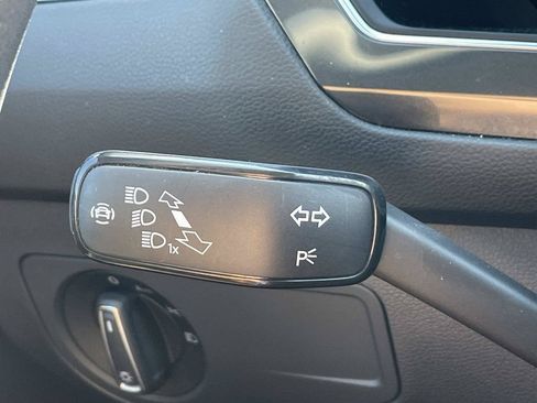 Used 2023 Volkswagen Tiguan SE FWD image 30
