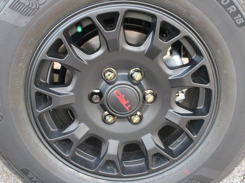 Used 2025 Toyota 4Runner TRD Off-Road AWD/4WD image 19