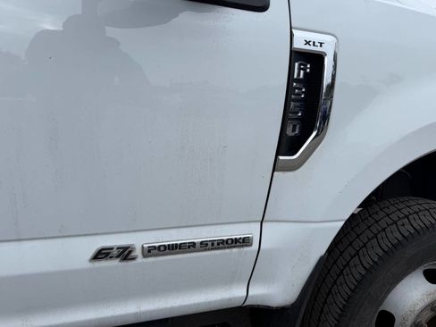 Used 2022 Ford F350 XLT AWD/4WD image 3