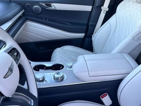 Used 2025 Genesis GV80 3.5T Prestige image 20