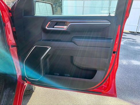 Used 2025 Chevrolet Silverado 1500 LT image 12