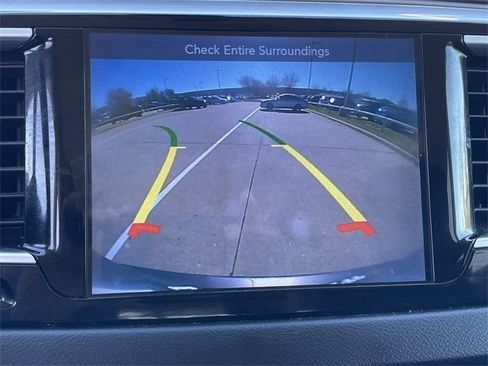 Used 2017 Chrysler Pacifica Touring-L Plus image 17