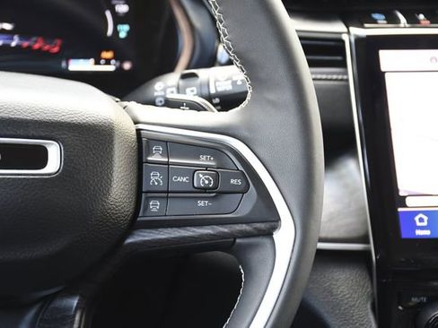 Used 2023 Jeep Grand Cherokee 4xe w/ Luxury Tech Group II image 9