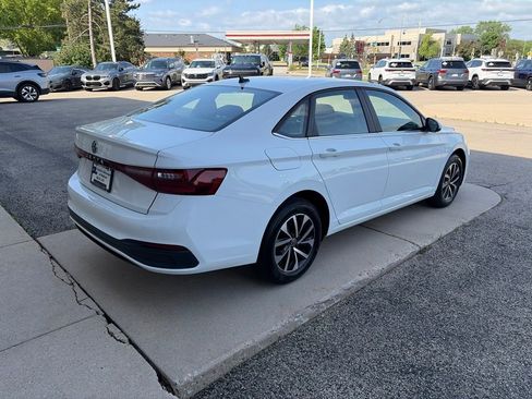 Certified 2025 Volkswagen Jetta S FWD image 9
