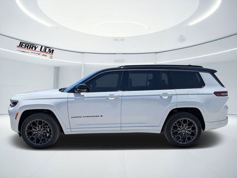 New 2026 Jeep Grand Cherokee L Summit w/ Obsidian Package AWD/4WD image 6