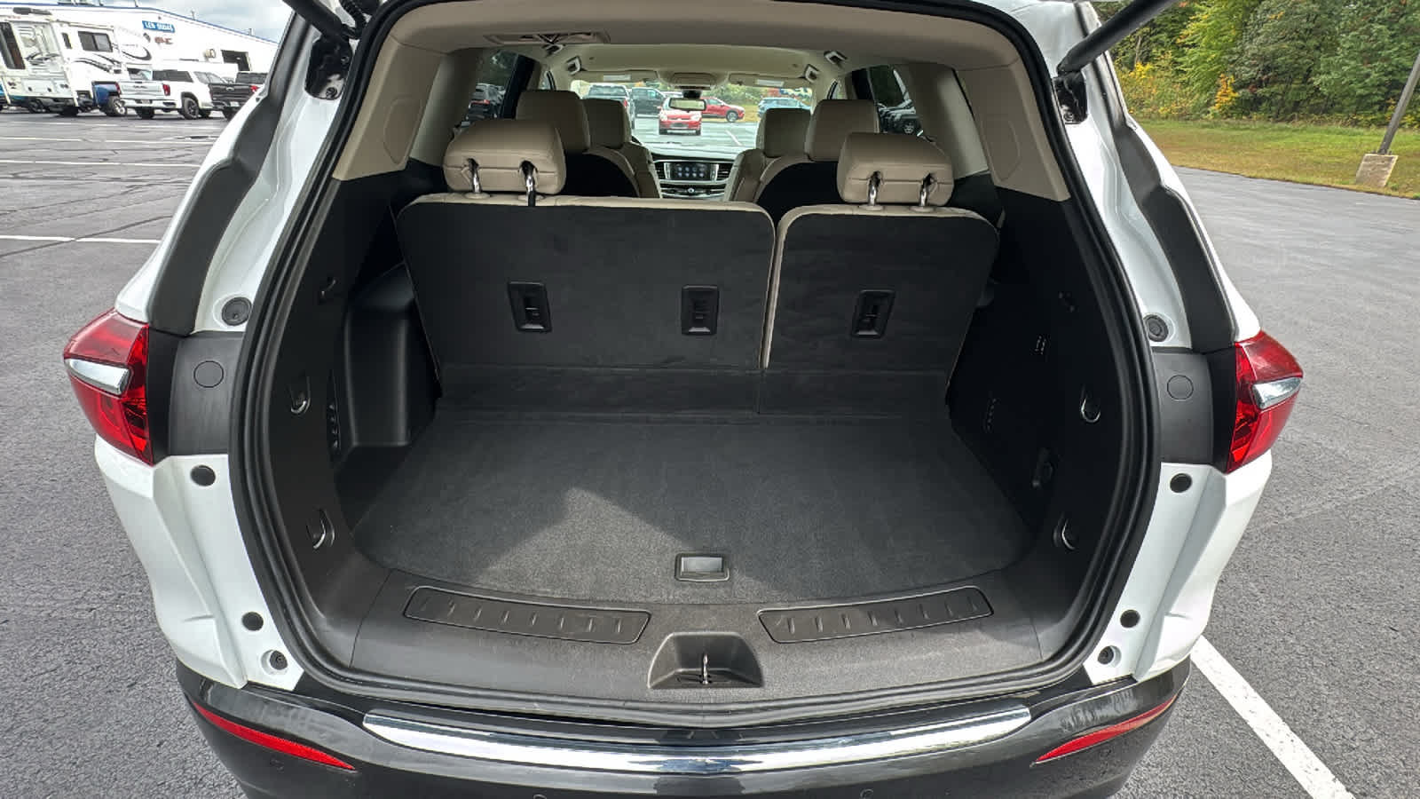 Certified 2019 Buick Enclave Premium w/ Trailering Package, 5000 lbs. AWD/4WD image 35