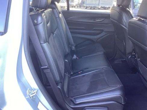 Used 2024 Jeep Grand Cherokee L Laredo image 20