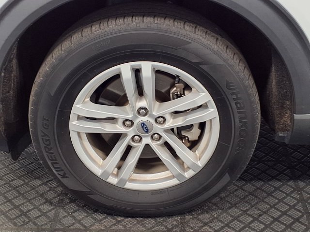 Used 2021 Ford Explorer XLT w/ Equipment Group 202A AWD/4WD image 32
