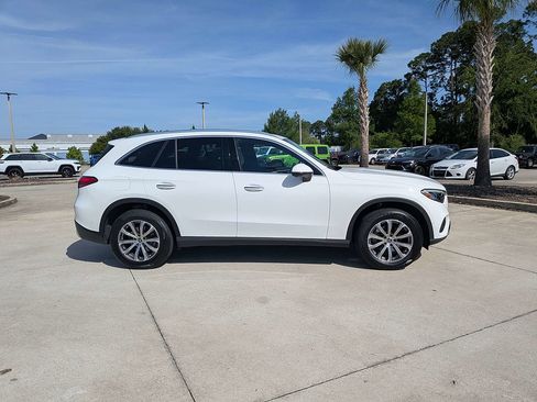 Used 2024 Mercedes-Benz GLC 300 4MATIC image 2