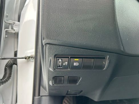 Used 2022 Toyota Corolla Cross LE FWD image 14
