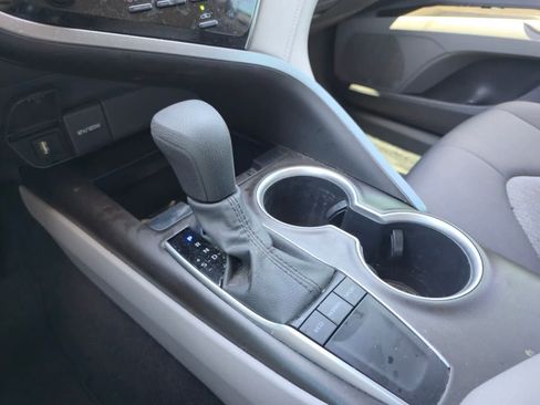 Used 2022 Toyota Camry LE image 17