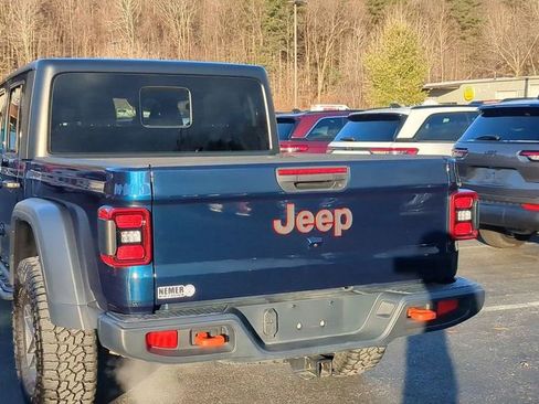 Used 2025 Jeep Gladiator Mojave w/ Convenience Group image 2