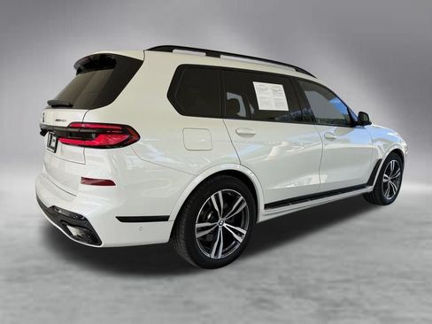 Used 2026 BMW X7 xDrive40i w/ M Sport Package AWD/4WD image 3
