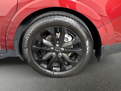 Certified 2024 Kia Carnival SX image 32