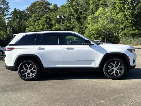 Used 2024 Jeep Grand Cherokee Limited AWD/4WD image 26